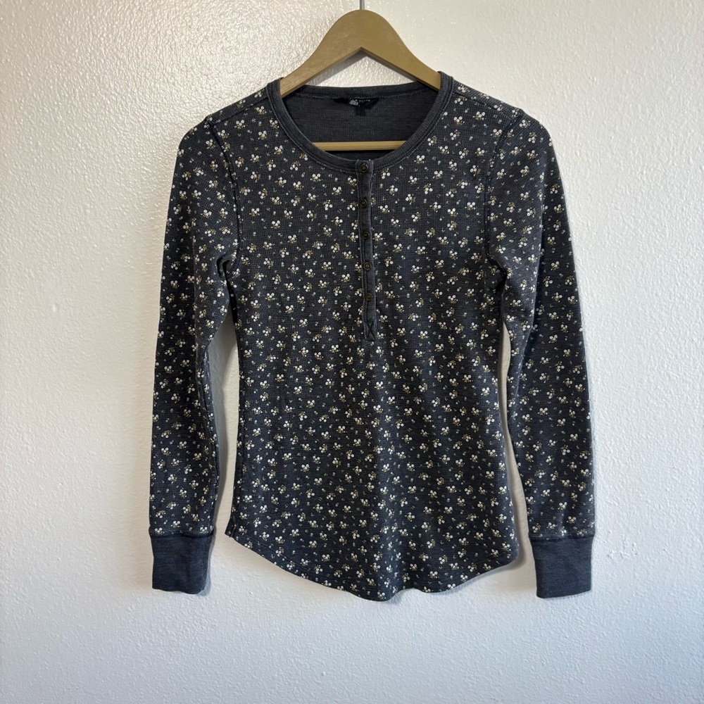 Lucky Brand Size Small Gray Floral Thermal Henley Top Western‎ Knit Preppy Y2K